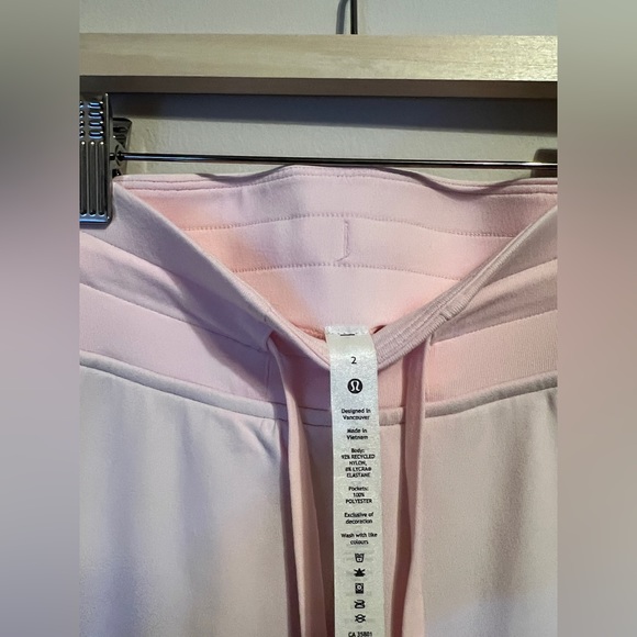 Lululemon ready to rulu joggers - Picture 3 of 3